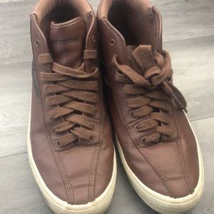 Brown shoes size 8